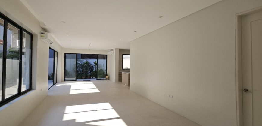 Brand New House in BF Resort Las Pinas, Embracing Cutting-Edge Modernity