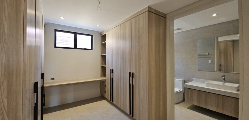 Brand New House in BF Resort Las Pinas, Embracing Cutting-Edge Modernity