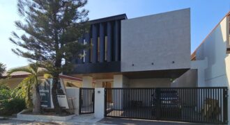 Brand New House in BF Resort Las Pinas, Embracing Cutting-Edge Modernity