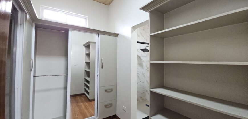 Corner Brandnew House in BF Resort, Las pinas