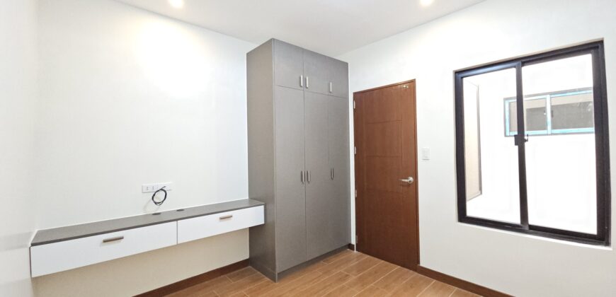 Duplex For Sale in BF Resort, Las Pinas