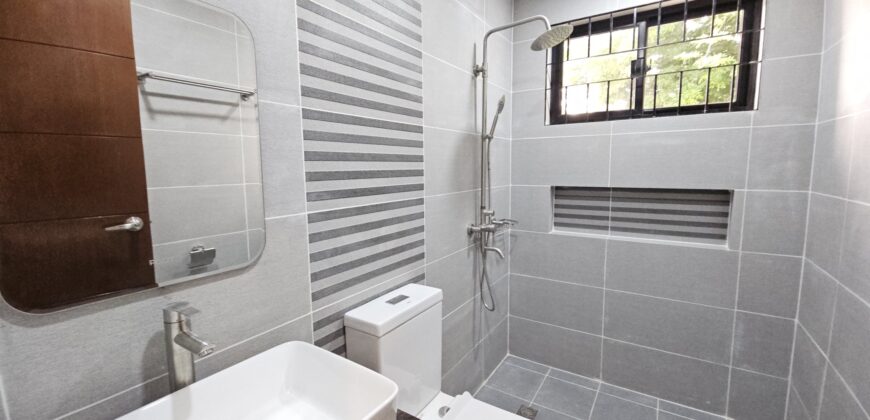 Duplex For Sale in BF Resort, Las Pinas