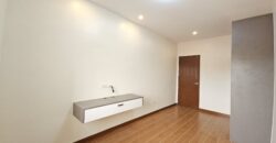 Duplex For Sale in BF Resort, Las Pinas