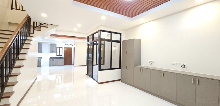 Duplex For Sale in BF Resort, Las Pinas