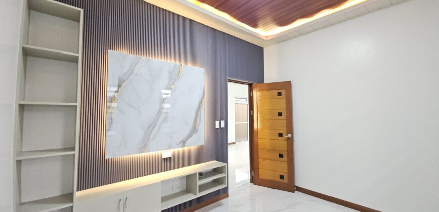 Corner Brandnew House in BF Resort, Las pinas