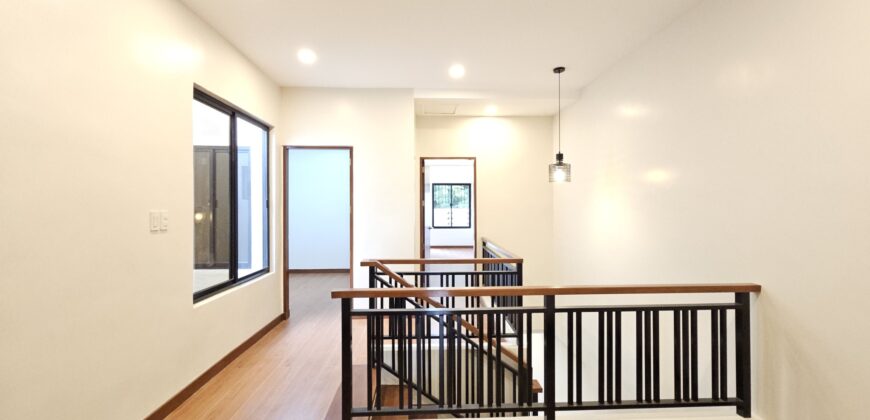 Duplex For Sale in BF Resort, Las Pinas