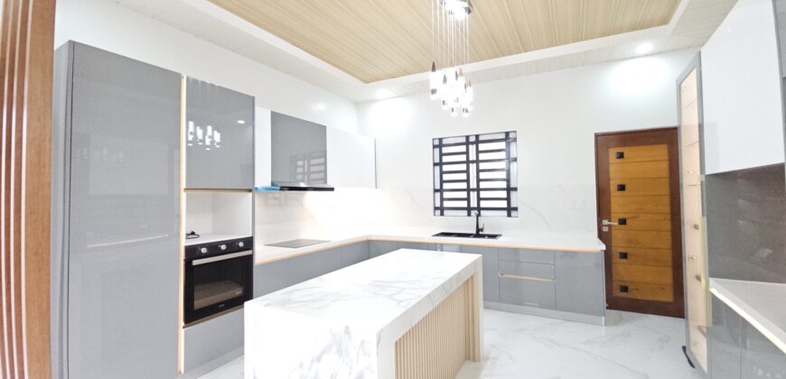 Corner Brandnew House in BF Resort, Las pinas