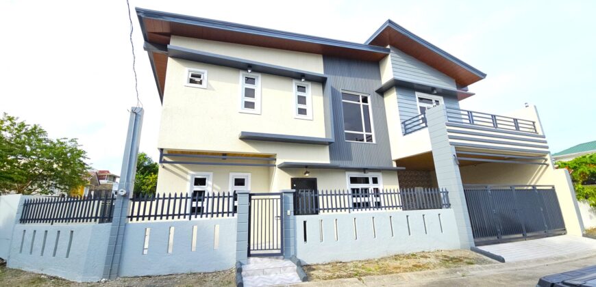 Corner Brandnew House in BF Resort, Las pinas