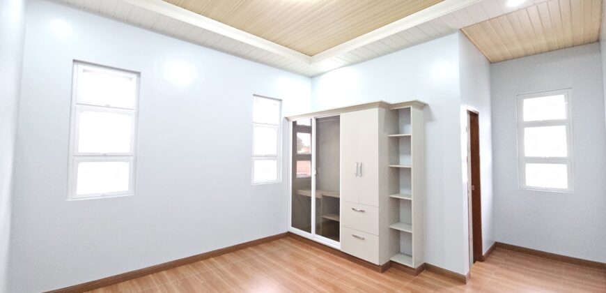 Corner Brandnew House in BF Resort, Las pinas