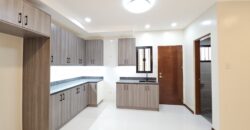 Duplex For Sale in BF Resort, Las Pinas