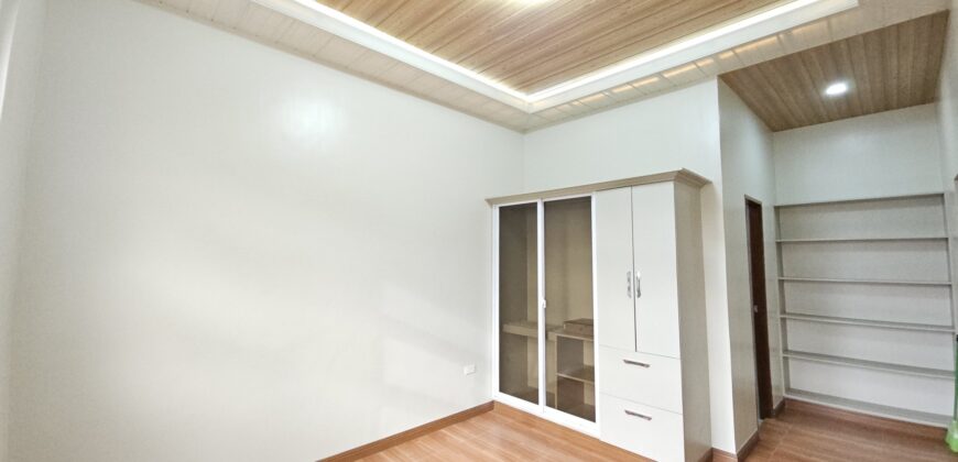 Corner Brandnew House in BF Resort, Las pinas