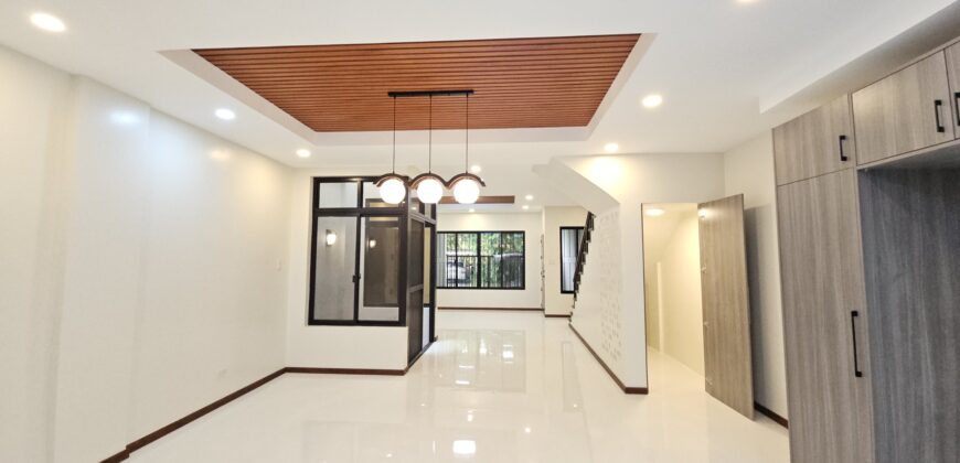 Duplex For Sale in BF Resort, Las Pinas