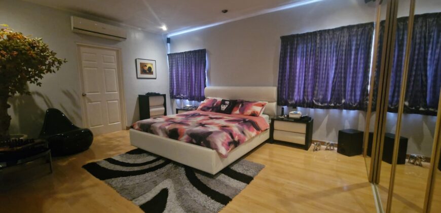 Fully Furnished House with Swimming Pool in BF Homes Paranaque