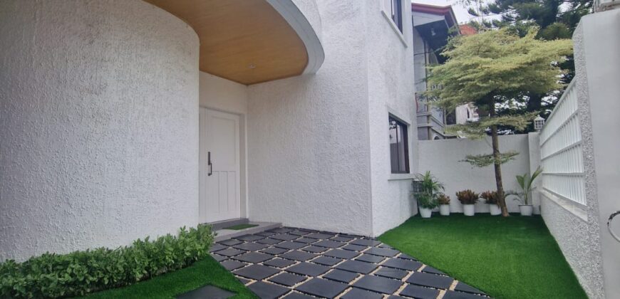 Fully Furnished House with Swimming Pool in BF Homes Paranaque