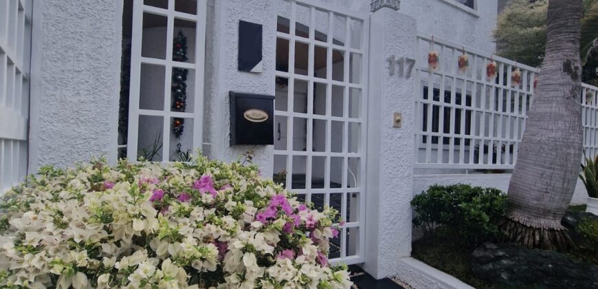 Fully Furnished House with Swimming Pool in BF Homes Paranaque