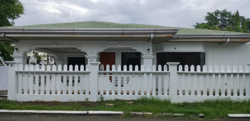 Corner House and Lot for Sale in BF Homes, Las Pinas