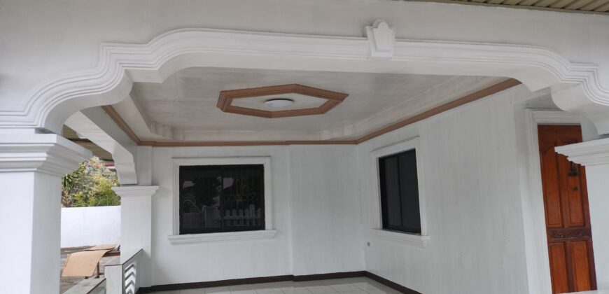 Corner House and Lot for Sale in BF Homes, Las Pinas