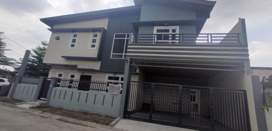 Corner Brandnew House in BF Resort, Las pinas