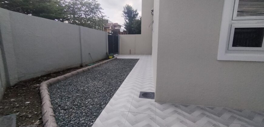 Corner Brandnew House in BF Resort, Las pinas
