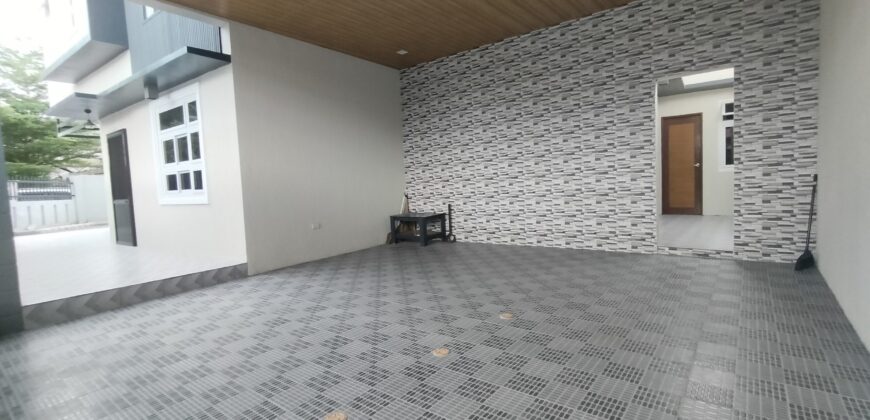 Corner Brandnew House in BF Resort, Las pinas