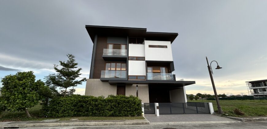 Brand new 3 Storey House with Swimming Pool in Alabang West