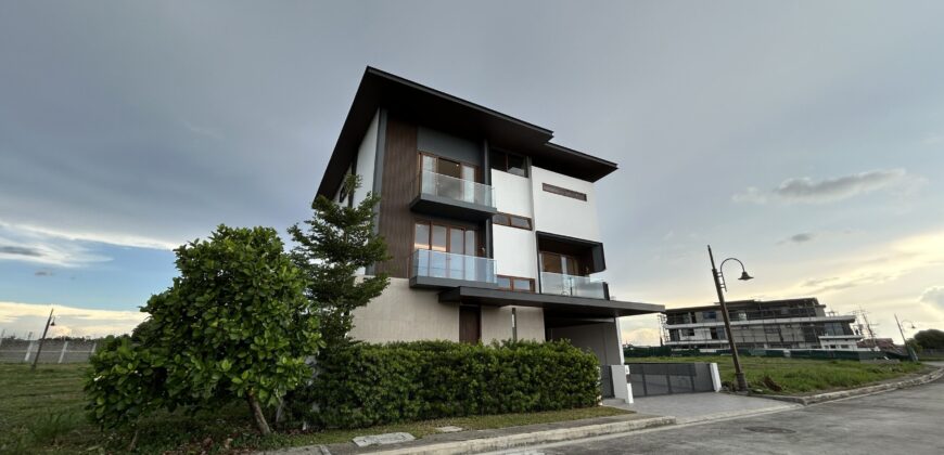 Brand new 3 Storey House with Swimming Pool in Alabang West