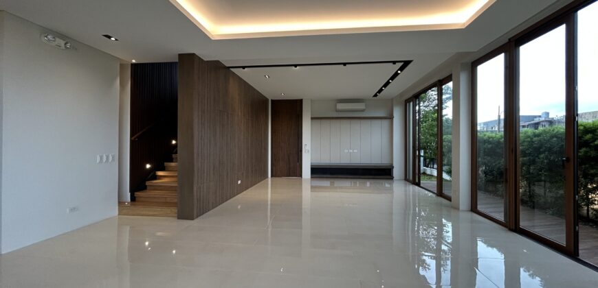 Brand new 3 Storey House with Swimming Pool in Alabang West