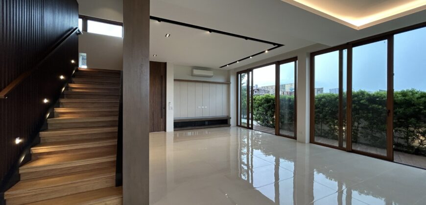 Brand new 3 Storey House with Swimming Pool in Alabang West