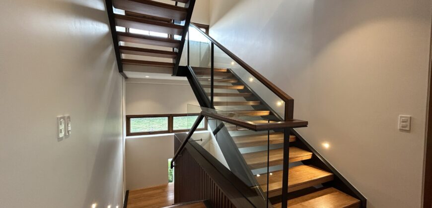 Brand new 3 Storey House with Swimming Pool in Alabang West