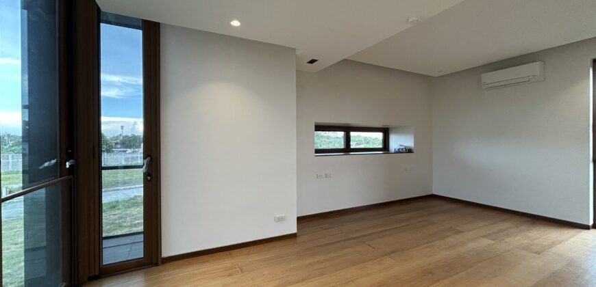 Brand new 3 Storey House with Swimming Pool in Alabang West