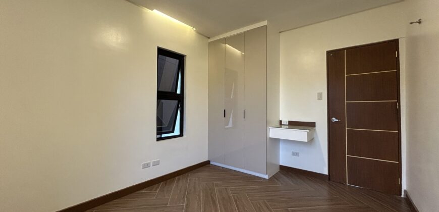 Brand new 3 Storey House with Swimming Pool in Alabang West