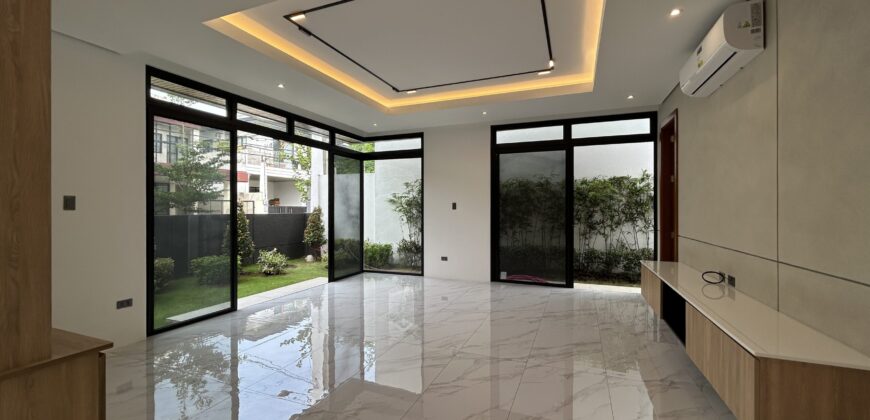 Brandnew House with Swimming Pool in BF Homes Paranaque