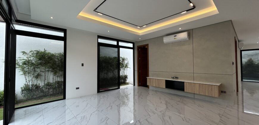 Brandnew House with Swimming Pool in BF Homes Paranaque