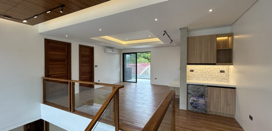 Brandnew House with Swimming Pool in BF Homes Paranaque