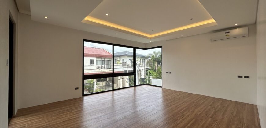 Brandnew House with Swimming Pool in BF Homes Paranaque