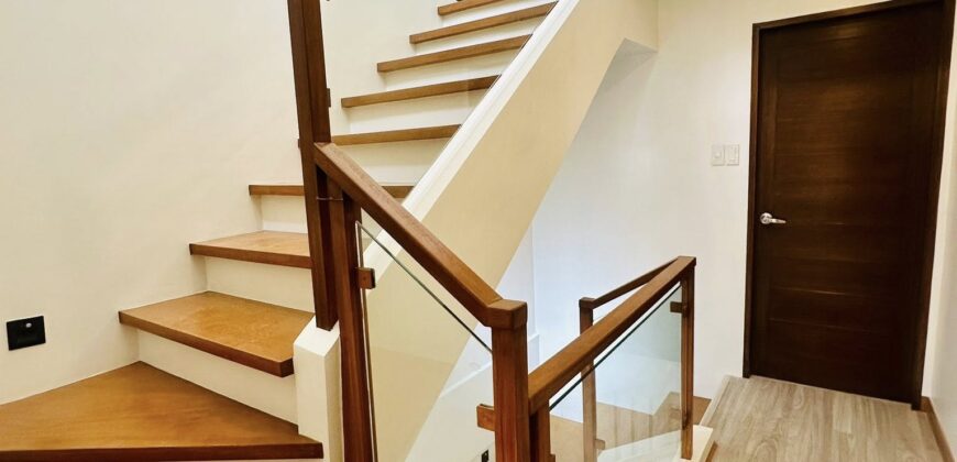3 Storey Brandnew Townhouse in Las Pinas City