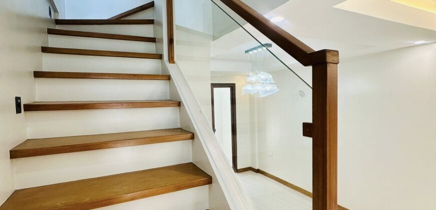 3 Storey Brandnew Townhouse in Las Pinas City