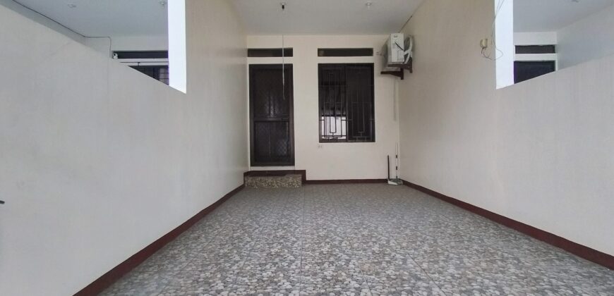 Townhouse For Sale in Paranaque