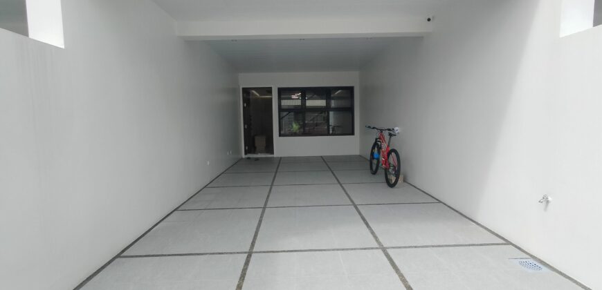 Townhouse For Sale in Pilar, Las Pinas