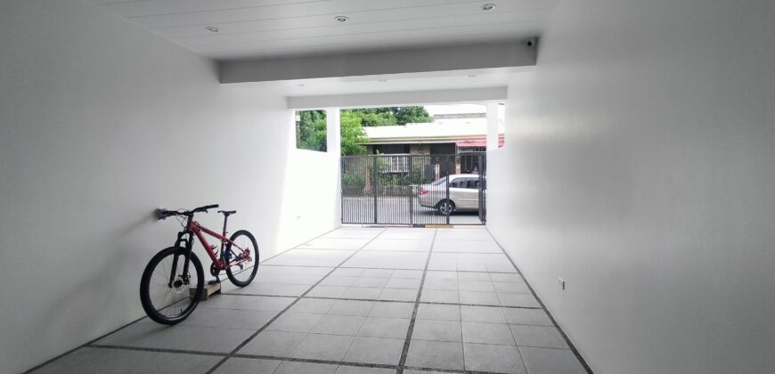 Townhouse For Sale in Pilar, Las Pinas