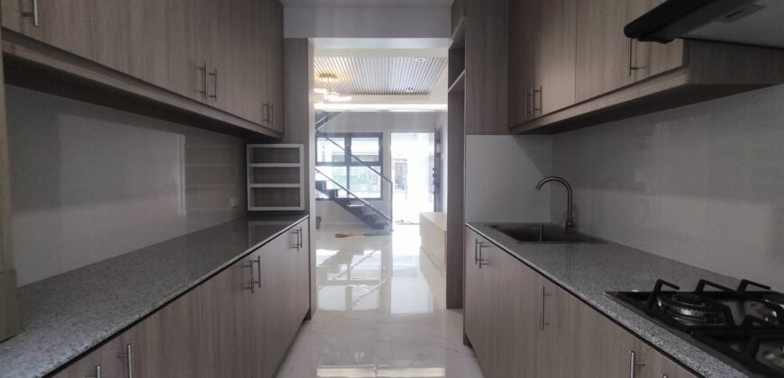 Townhouse For Sale in Pilar, Las Pinas