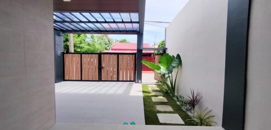 Duplex Type of House for in Paranaque City