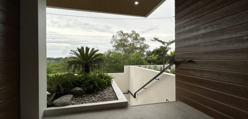 Stylish Luxury Brand New Home on a Corner Lot in South Peak Subd. San Pedro Laguna