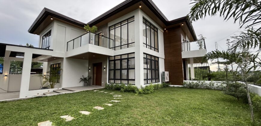 Stylish Luxury Brand New Home on a Corner Lot in South Peak Subd. San Pedro Laguna