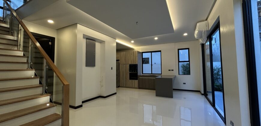 3 Level Towering Beauty in BF Homes Paranaque