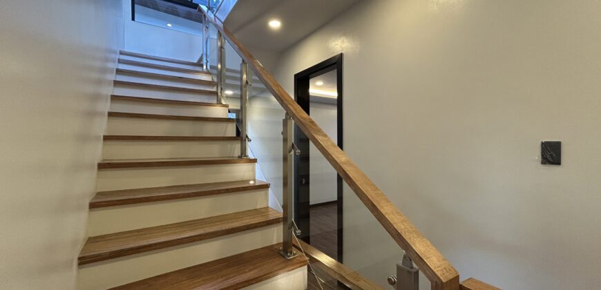 3 Level Towering Beauty in BF Homes Paranaque