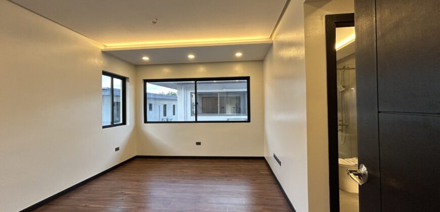 3 Level Towering Beauty in BF Homes Paranaque