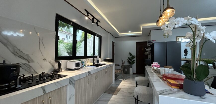 Fully Furnished House with Golf Share in Royale Tagaytay Estate