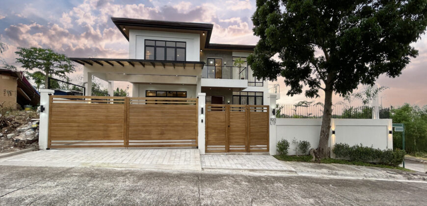 Stylish Luxury Brand New Home on a Corner Lot in South Peak Subd. San Pedro Laguna