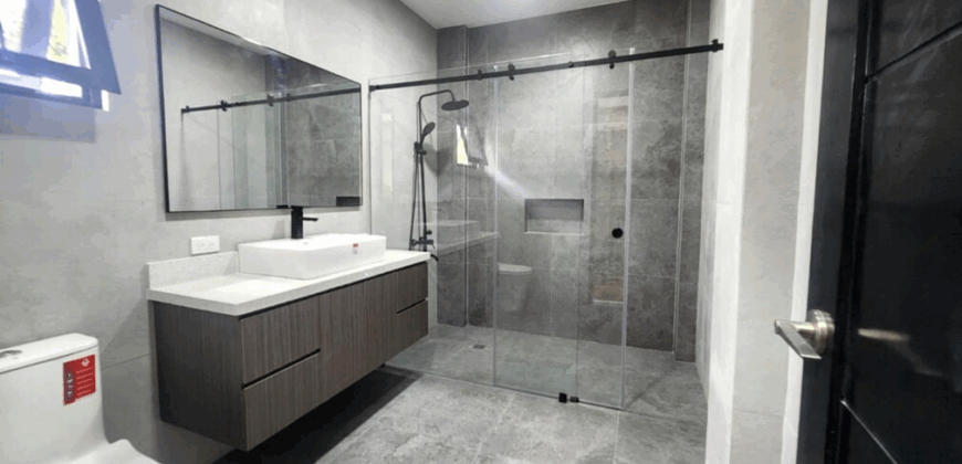 Modern Masterpiece: Private Pool, 4-Car Garage Brand New Home in BF Homes Paranaque